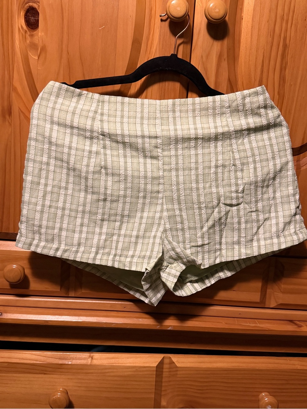 Missguided + Light Green Plaid High Waist Shorts